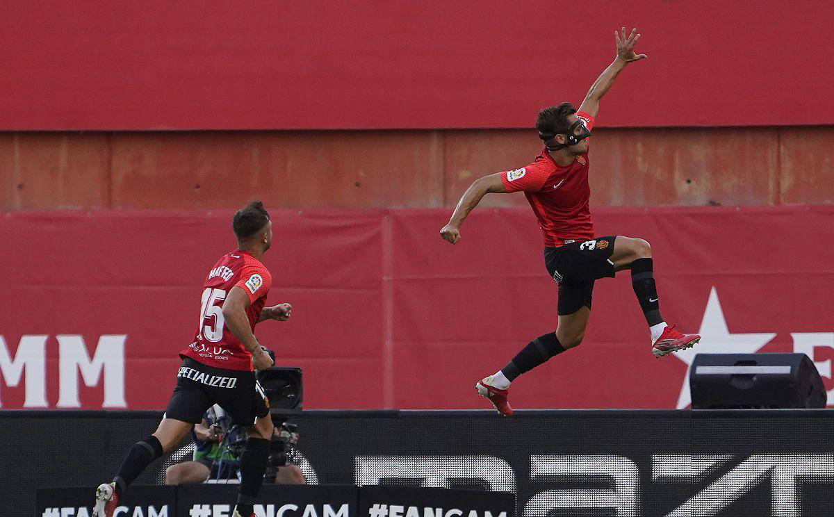 奥格斯堡连追两球，稳固欧战席位！