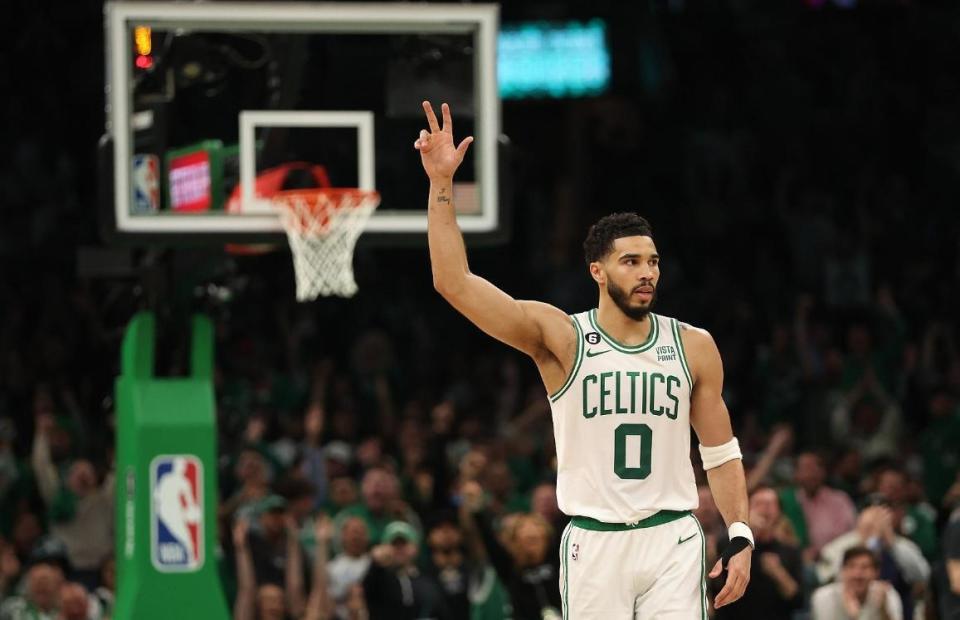 包含独行侠爆发新星，关键时刻神级表现刷新纪录，塔图姆球队迎来希望！的词条