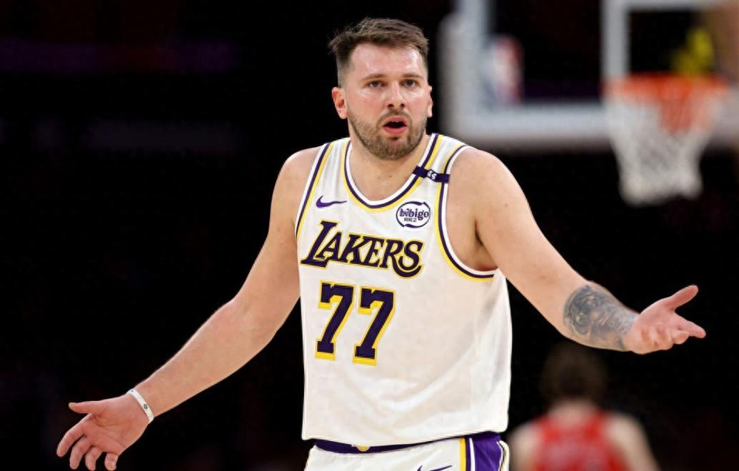 东契奇陷入低谷，公牛连败，官方宣布新规球队命运悬念！